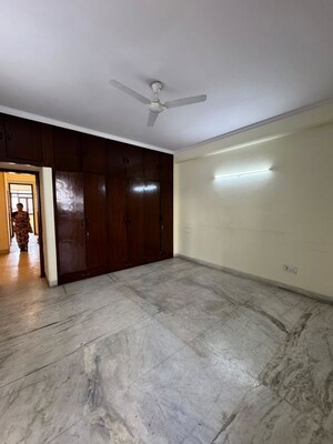 Room in 3 BHK Builder Floor at Hauz Khas – for Sale