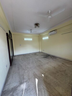 Room in 3 BHK Builder Floor at Hauz Khas – for Sale