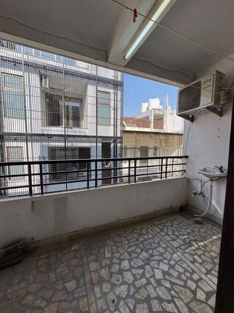 Balcony, hauz khas 3 Bedroom 2100 Sq.Ft. Builder Floor In Hauz Khas Delhi 10180809