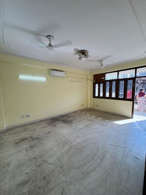 Room in 3 BHK Builder Floor at Hauz Khas – for Sale