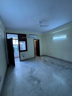 Room in 3 BHK Builder Floor at Hauz Khas – for Sale