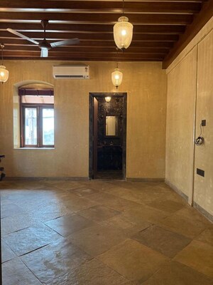 Room in 3 BHK Apartment at Connaught Mansion, Colaba – for Rent