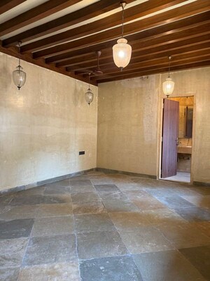 Room in 3 BHK Apartment at Connaught Mansion, Colaba – for Rent