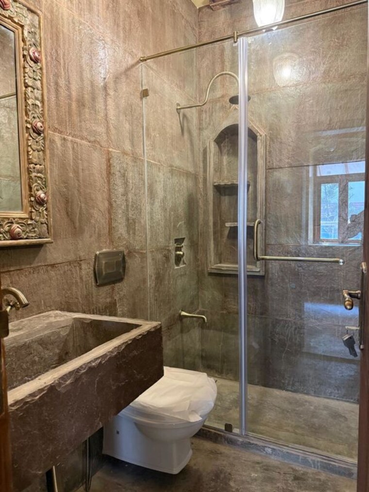 Bathroom, connaught-mansion 3 Bedroom 2300 Sq.Ft. Apartment In Colaba Mumbai 10180844