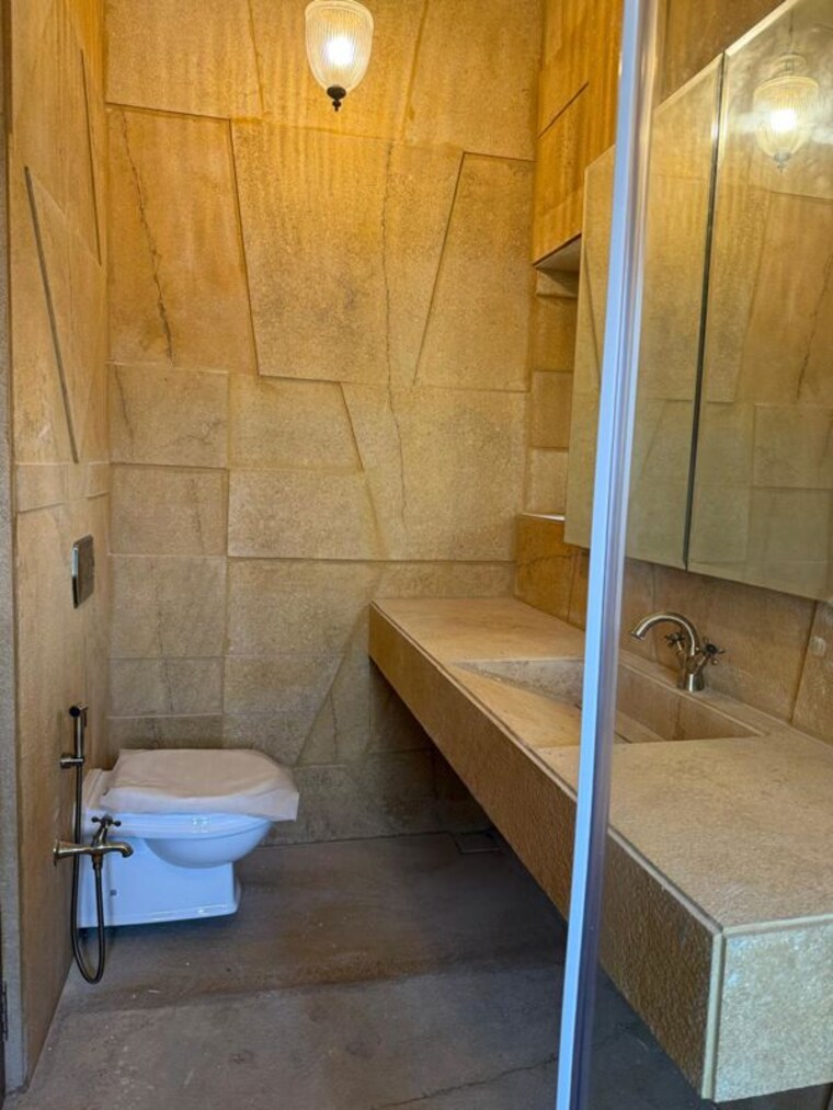 Bathroom, connaught-mansion 3 Bedroom 2300 Sq.Ft. Apartment In Colaba Mumbai 10180844