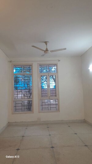Room in 1 BHK Builder Floor at Vikhroli East – for Rent