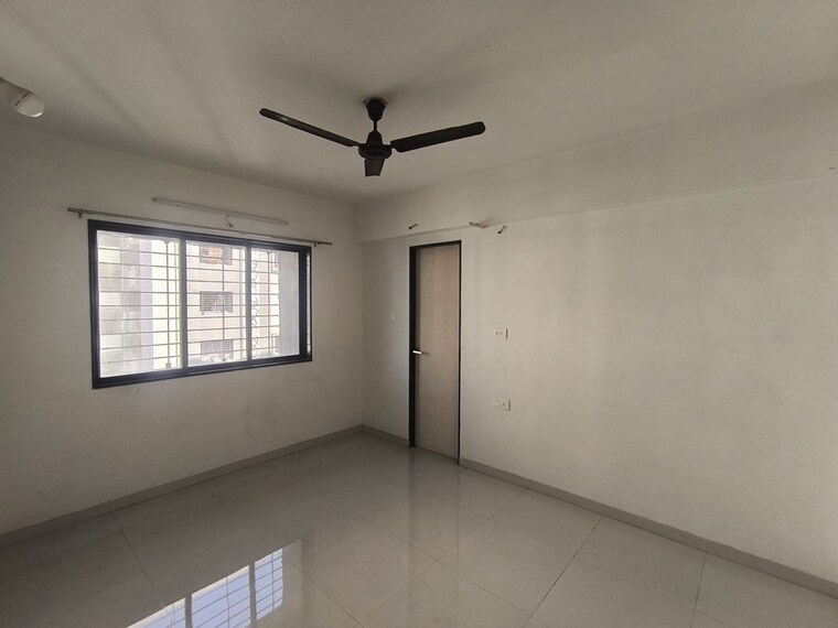 Room, jahangirabad 3 Bedroom 1738 Sq.Ft. Apartment In Jahangirabad Surat 10180924