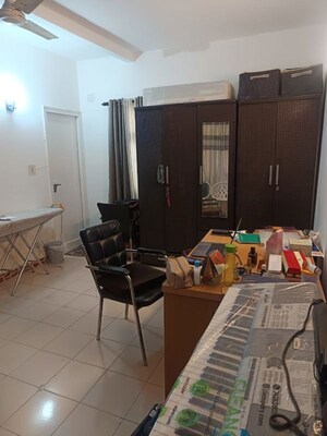 Study Room in 1 BHK Builder Floor at Safdarjung Development Area – for Rent