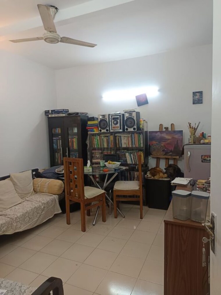Living Room, safdarjung development area 1 Bedroom 150 Sq.Yd. Builder Floor In Safdarjung Development Area Delhi 10171483