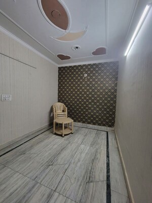 Bathroom in 1.5 BHK Builder Floor at Subhash Nagar – for Rent