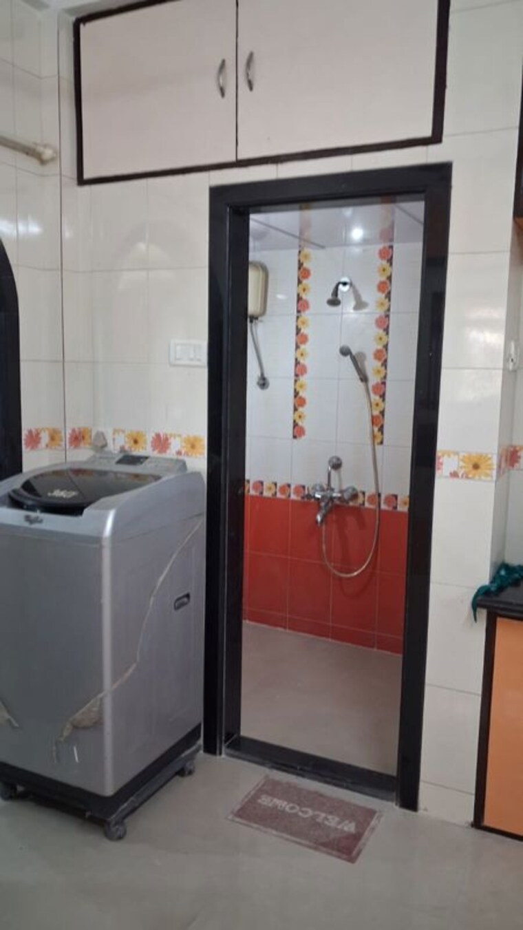 Bathroom, tilak nagar 2 Bedroom 650 Sq.Ft. Apartment In Tilak Nagar Mumbai 10181189