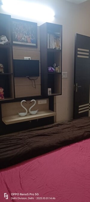 Furnished Amenities in 4 BHK Builder Floor at Janakpuri – for Sale