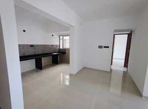 Room in 3 BHK Apartment at Kharadi – for Rent