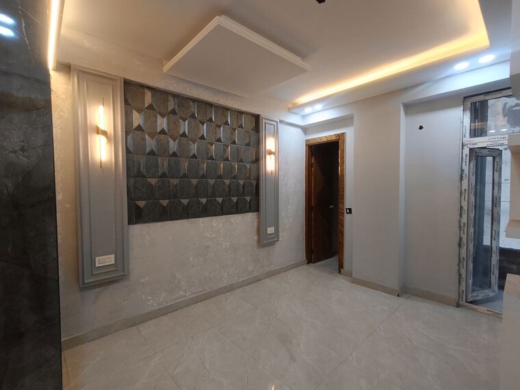 Room, sector 102 3.5 Bedroom 1750 Sq.Ft. Builder Floor In Sector 102 Noida 10181369