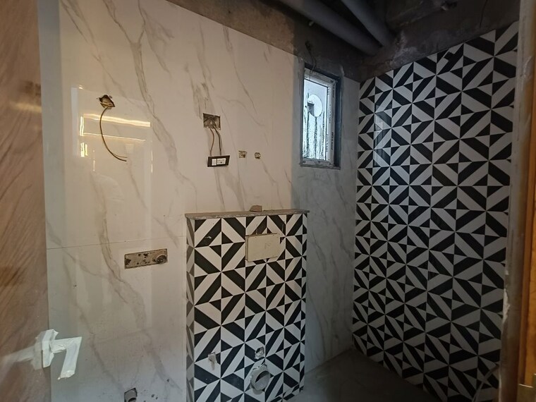 Bathroom, sector 102 3.5 Bedroom 1750 Sq.Ft. Builder Floor In Sector 102 Noida 10181369