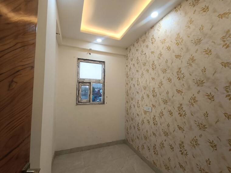 Room, sector 102 3.5 Bedroom 1750 Sq.Ft. Builder Floor In Sector 102 Noida 10181369