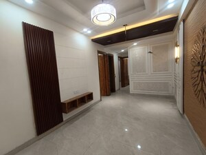 Room in 3.5 BHK Builder Floor at Sector 102 – for Sale