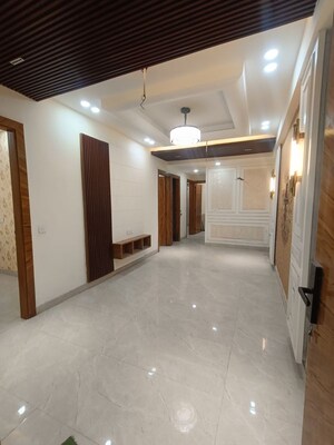 Room in 3.5 BHK Builder Floor at Sector 102 – for Sale