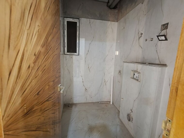 Bathroom, sector 102 3.5 Bedroom 1750 Sq.Ft. Builder Floor In Sector 102 Noida 10181369