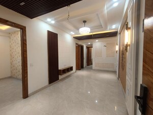 Room in 3.5 BHK Builder Floor at Sector 102 – for Sale