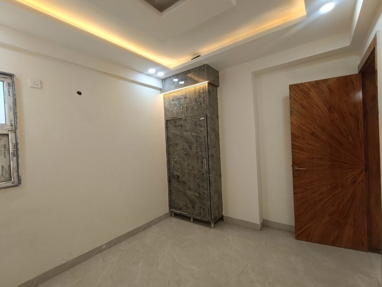 Room, sector 102 3.5 Bedroom 1750 Sq.Ft. Builder Floor In Sector 102 Noida 10181369