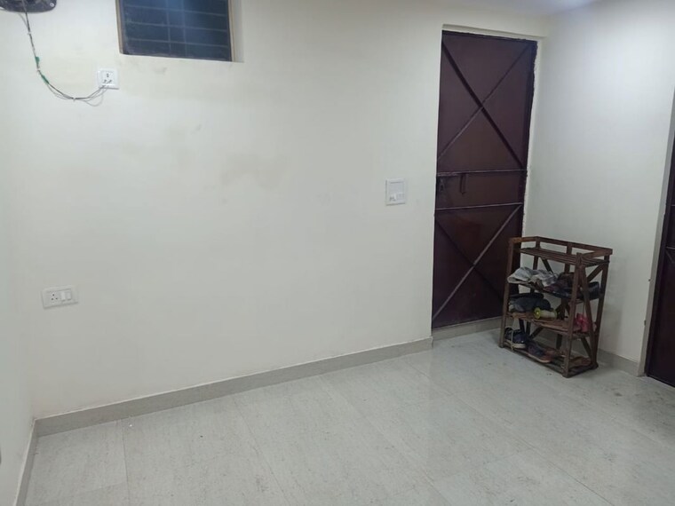 Room, kalkaji 2 Bedroom 100 Sq.Yd. Builder Floor In Kalkaji Delhi 10181391