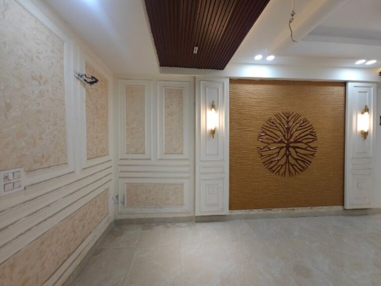Room, sector 102 3.5 Bedroom 1800 Sq.Ft. Builder Floor In Sector 102 Noida 10181395
