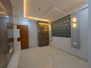 Room in 3.5 BHK Builder Floor at Sector 102 – for Sale