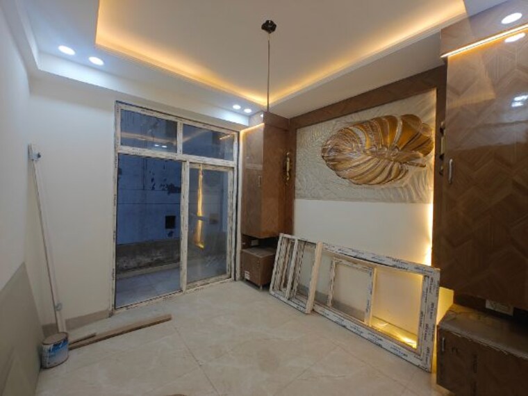 Room, sector 102 3.5 Bedroom 1800 Sq.Ft. Builder Floor In Sector 102 Noida 10181395