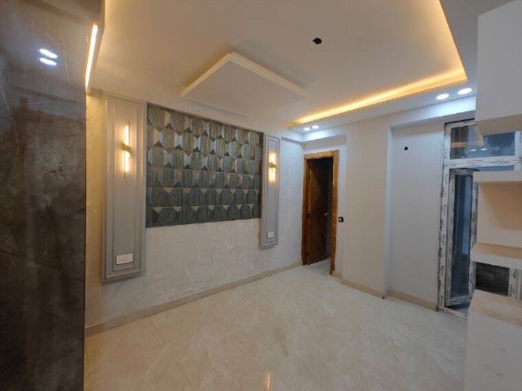 Room, sector 102 3.5 Bedroom 1800 Sq.Ft. Builder Floor In Sector 102 Noida 10181395