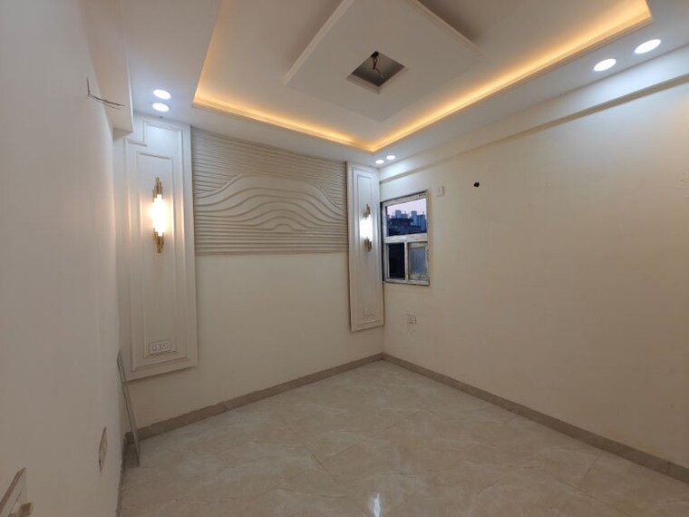 Room, sector 102 3.5 Bedroom 1800 Sq.Ft. Builder Floor In Sector 102 Noida 10181395