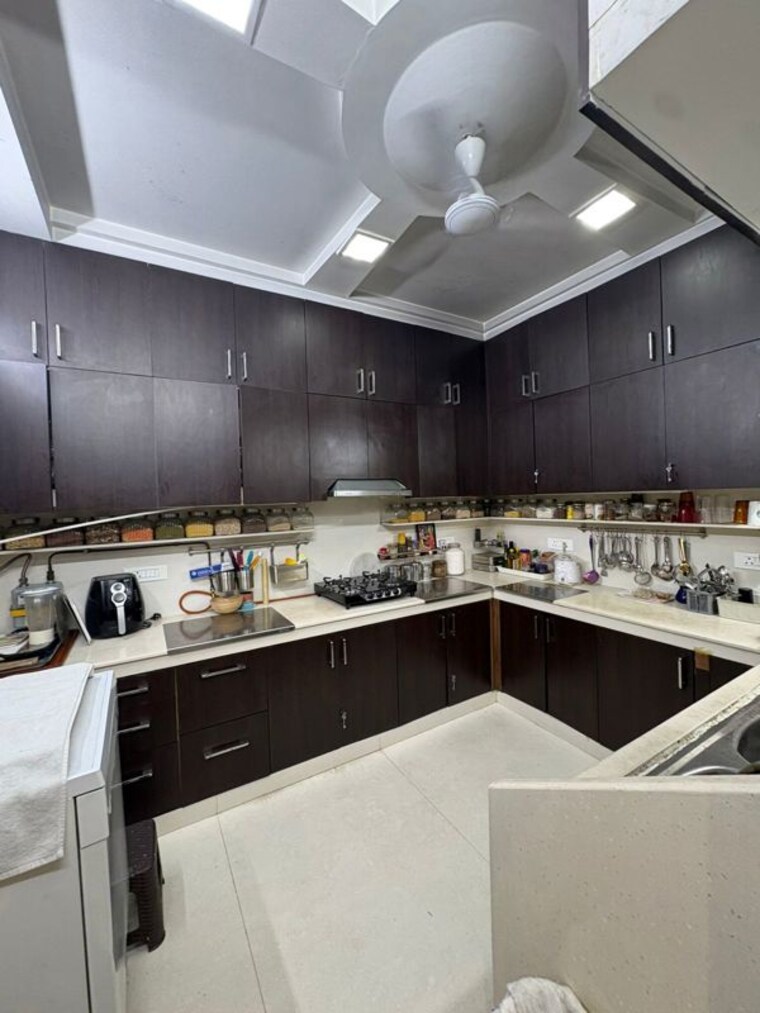 Kitchen, sarvapriya vihar 3 Bedroom 2000 Sq.Ft. Builder Floor In Sarvapriya Vihar Delhi 10181397