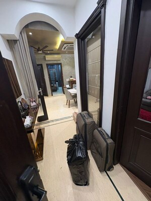  3 BHK Builder Floor at Sarvapriya Vihar – for Sale