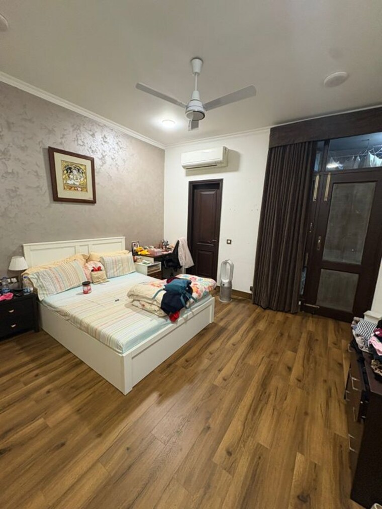 Bedroom, sarvapriya vihar 3 Bedroom 2000 Sq.Ft. Builder Floor In Sarvapriya Vihar Delhi 10181397