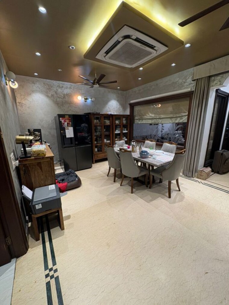 Living Room, sarvapriya vihar 3 Bedroom 2000 Sq.Ft. Builder Floor In Sarvapriya Vihar Delhi 10181397