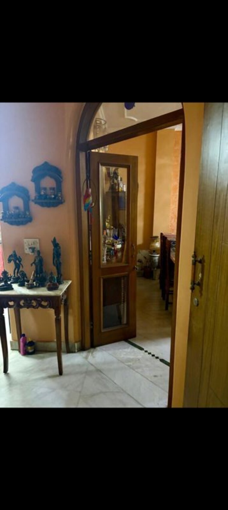 Living Room, kailash colony 3 Bedroom 160 Sq.Yd. Builder Floor In Kailash Colony Delhi 10181483