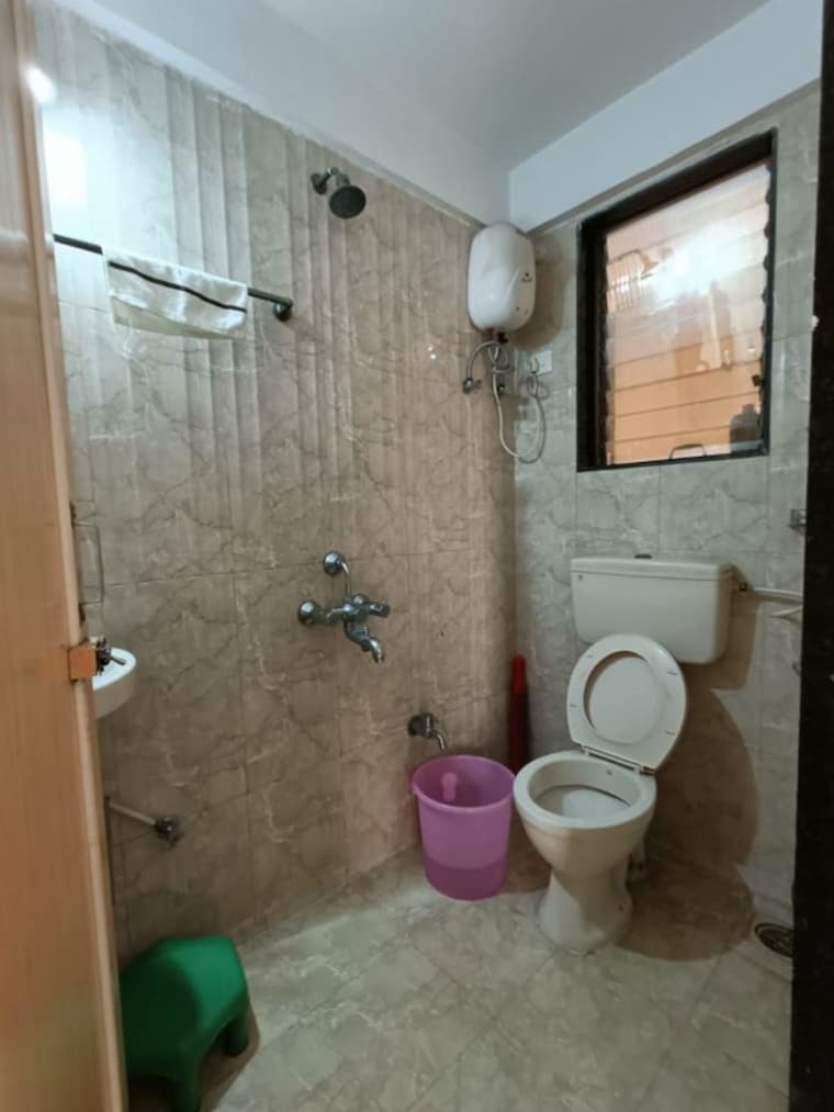 Bathroom, sector 43 3 Bedroom 1130 Sq.Ft. Builder Floor In Sector 43 Gurgaon 10181469