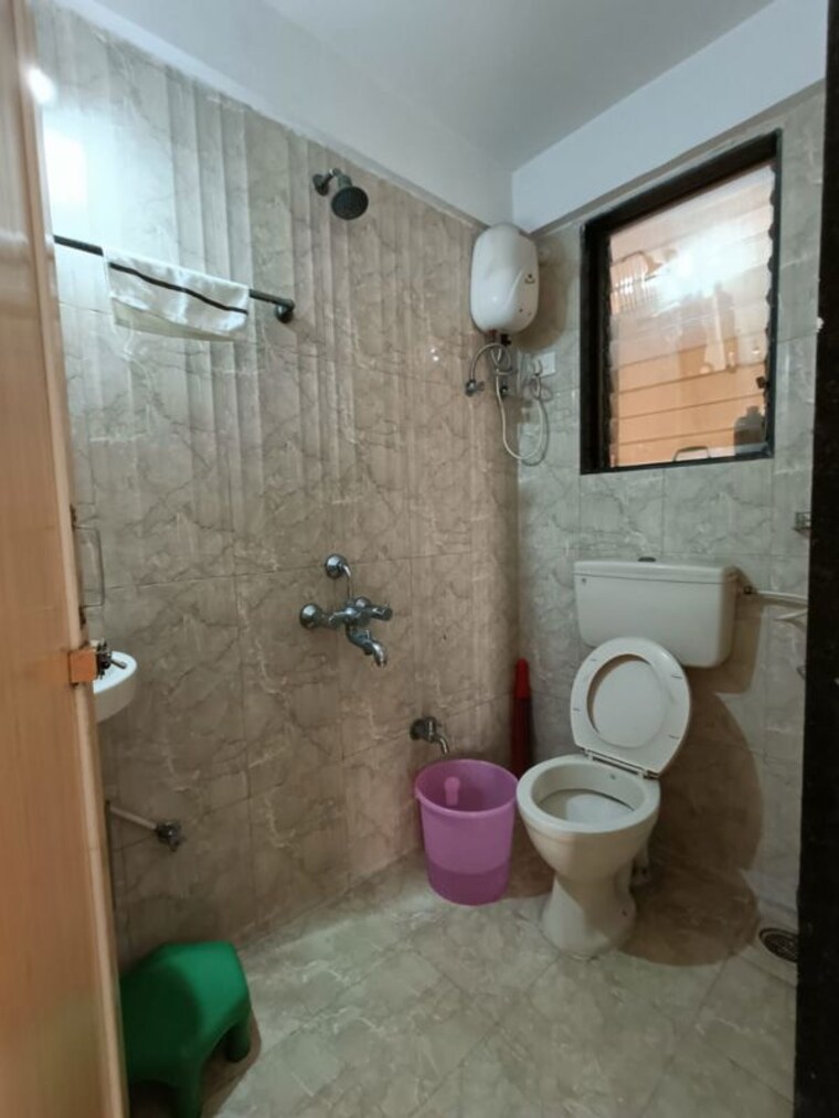 Bathroom, sector 43 3 Bedroom 1092 Sq.Ft. Builder Floor In Sector 43 Gurgaon 10181562