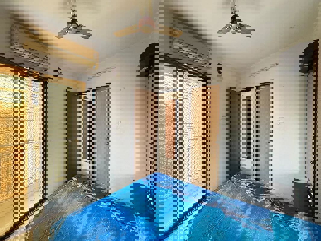 Bedroom in 3 BHK Builder Floor at Sector 43 – for Rent