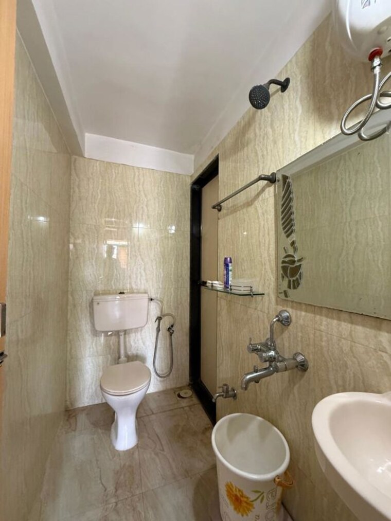 Bathroom, sector 43 3 Bedroom 1078 Sq.Ft. Builder Floor In Sector 43 Gurgaon 10181581