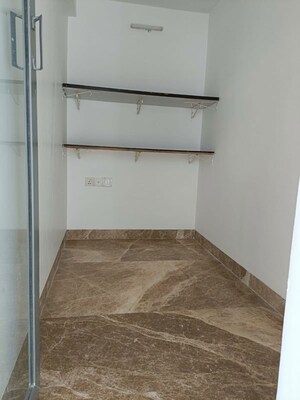 Room in 3 BHK Apartment at Fairmont Bandra, Bandra West – for Rent