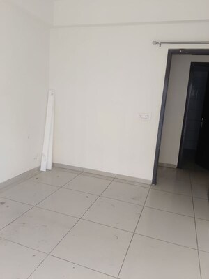 2 BHK Apartment For Rent in Gulshan Bellina, Sector 16 Greater Noida