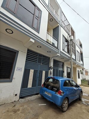 3.5 BHK Villa – Exterior View View at Sector 10 Greater Noida - for Sale