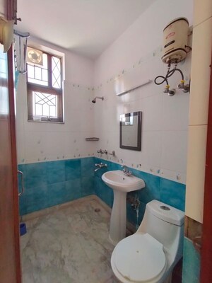 Team Area in 1 BHK Apartment at Safdarjung Enclave – for Rent