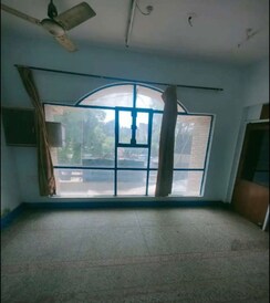 Office Space For Rent in Hazratganj