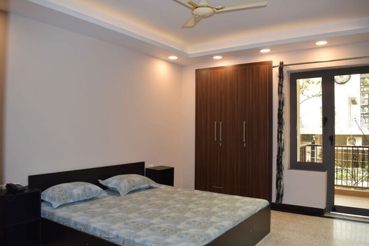 Bedroom, south extension ii 3 Bedroom 200 Sq.Yd. Builder Floor In South Extension ii Delhi 10181737