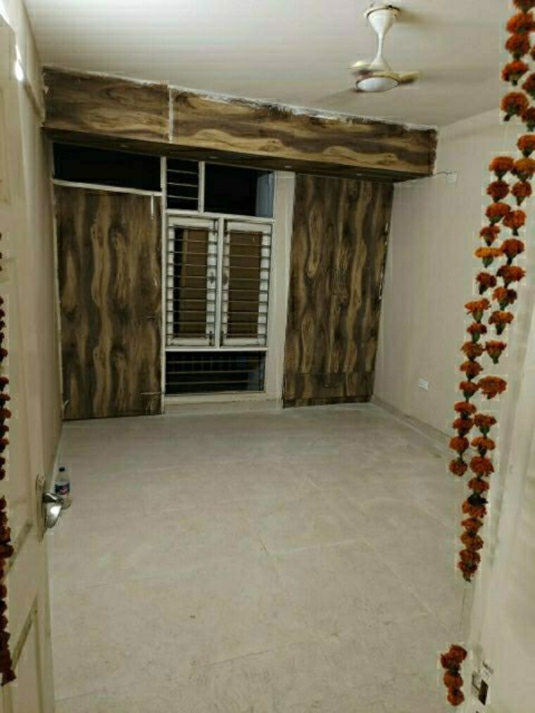 Room, sector 88 3 Bedroom 250 Sq.Yd. Builder Floor In Sector 88 Faridabad 10181744