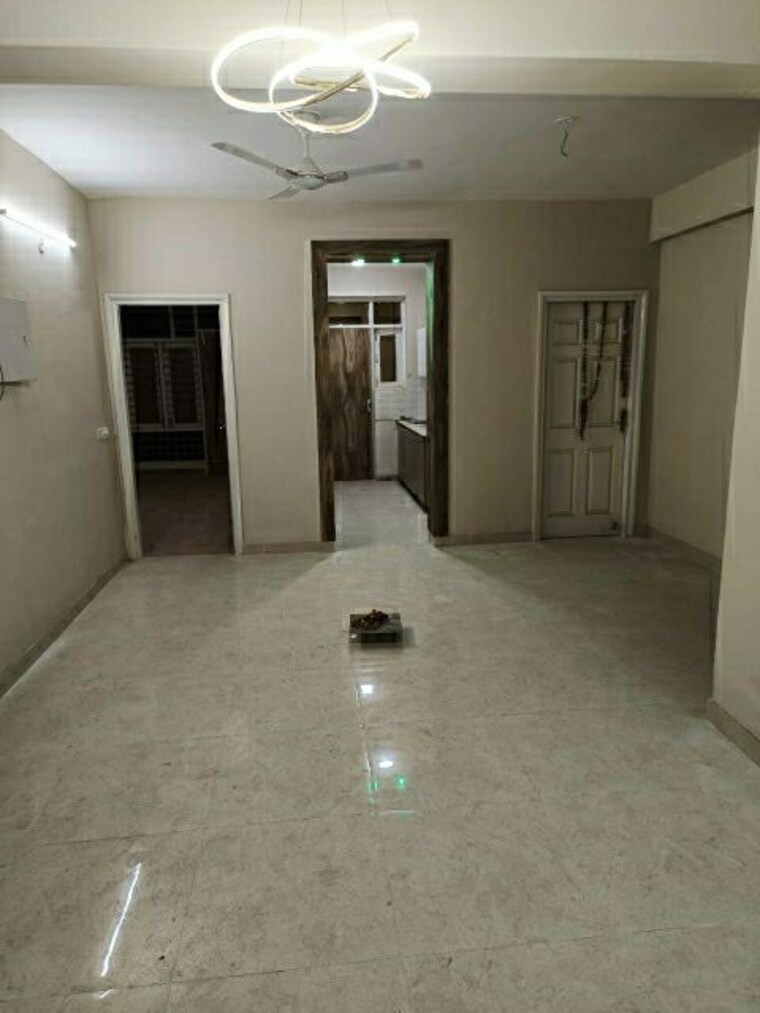 Room, sector 88 3 Bedroom 250 Sq.Yd. Builder Floor In Sector 88 Faridabad 10181744