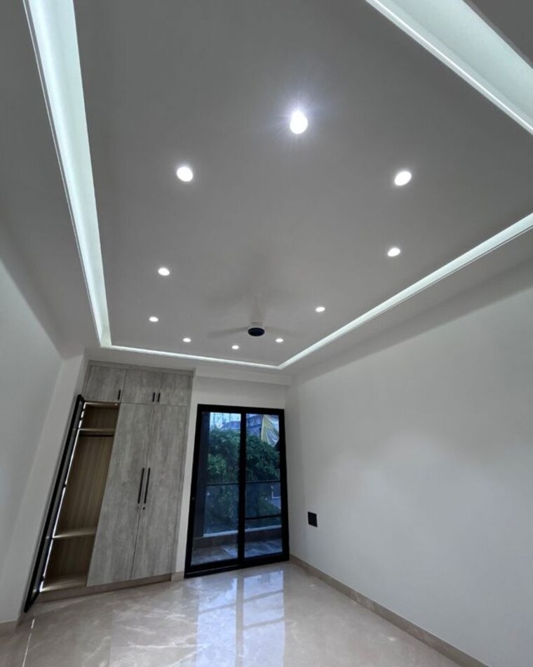 undefined, defence colony 3 Bedroom 325 Sq.Yd. Builder Floor In Defence Colony Delhi 10181757