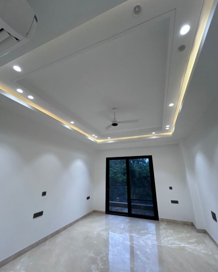 undefined, defence colony 3 Bedroom 325 Sq.Yd. Builder Floor In Defence Colony Delhi 10181757